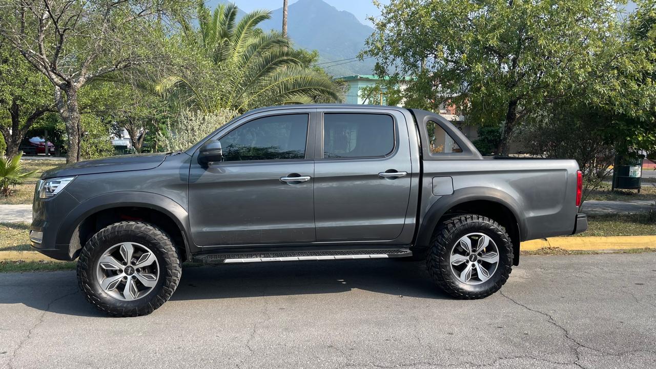 2022 JAC FRISON T8 foto