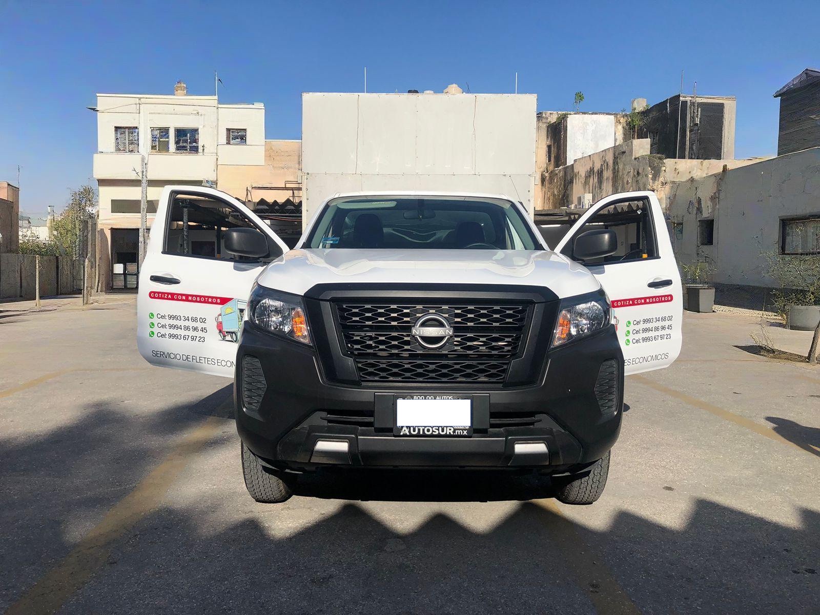 2023 nissan np300 foto