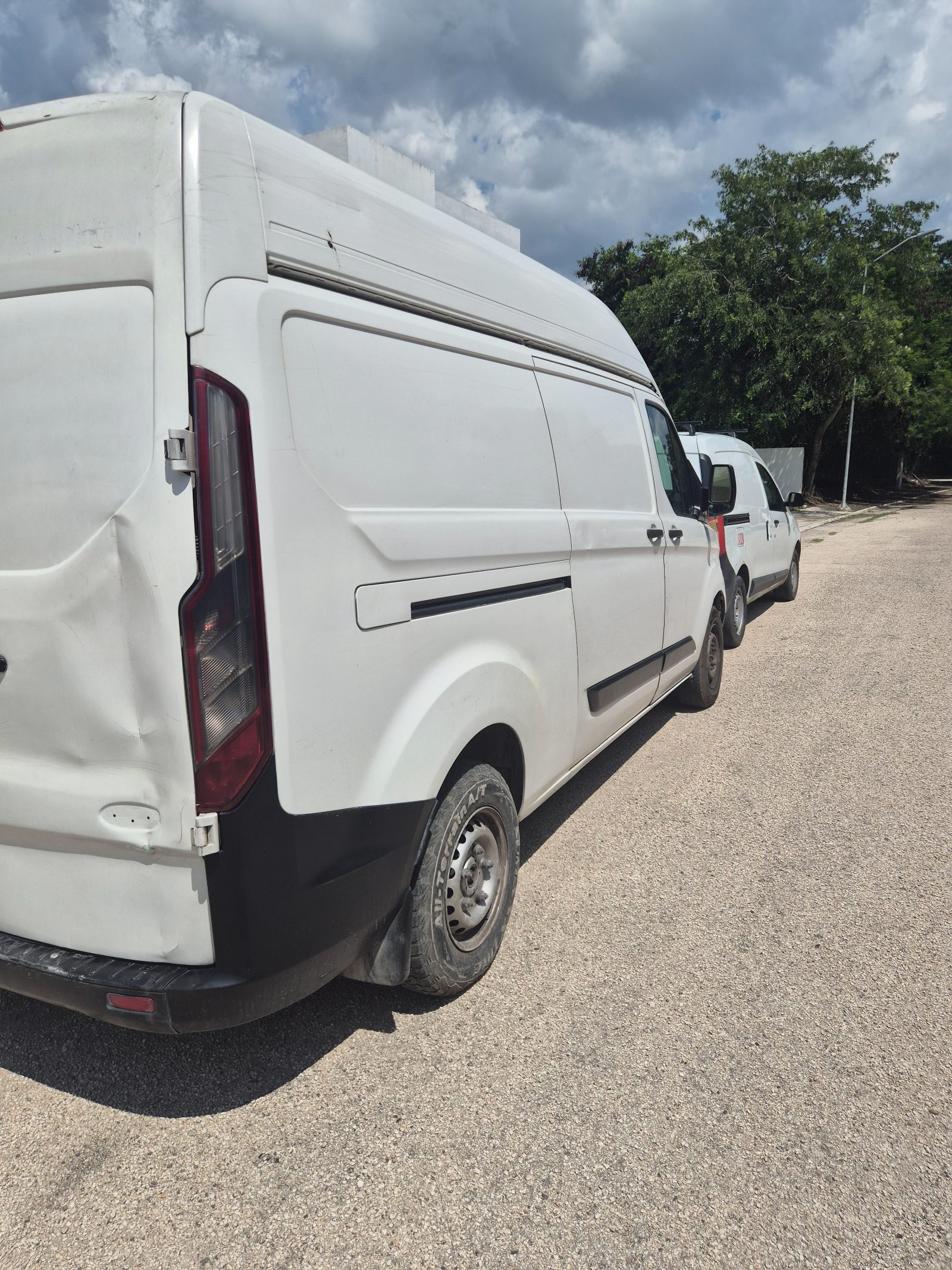 2020 Ford Transit 2.2 litros turbo carga van larga techo alto foto