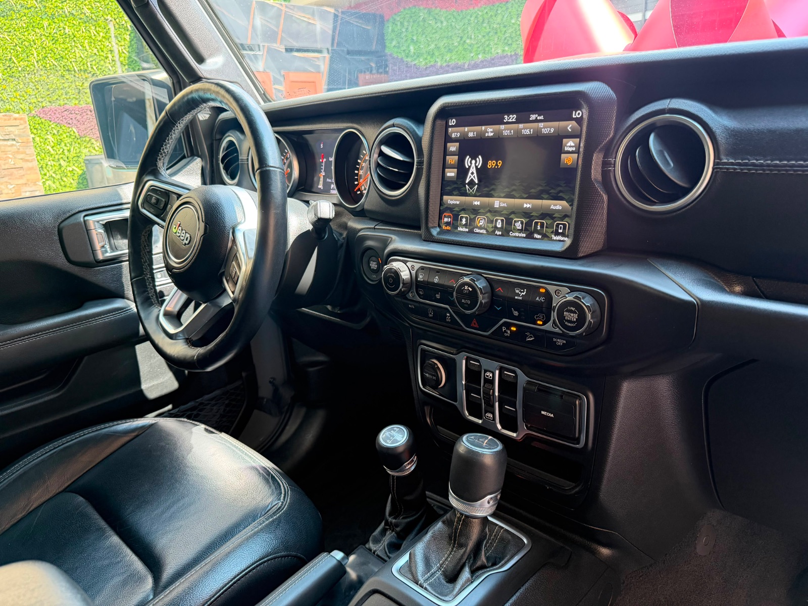 2019 Jeep WRANGLER SAHARA MOAB foto