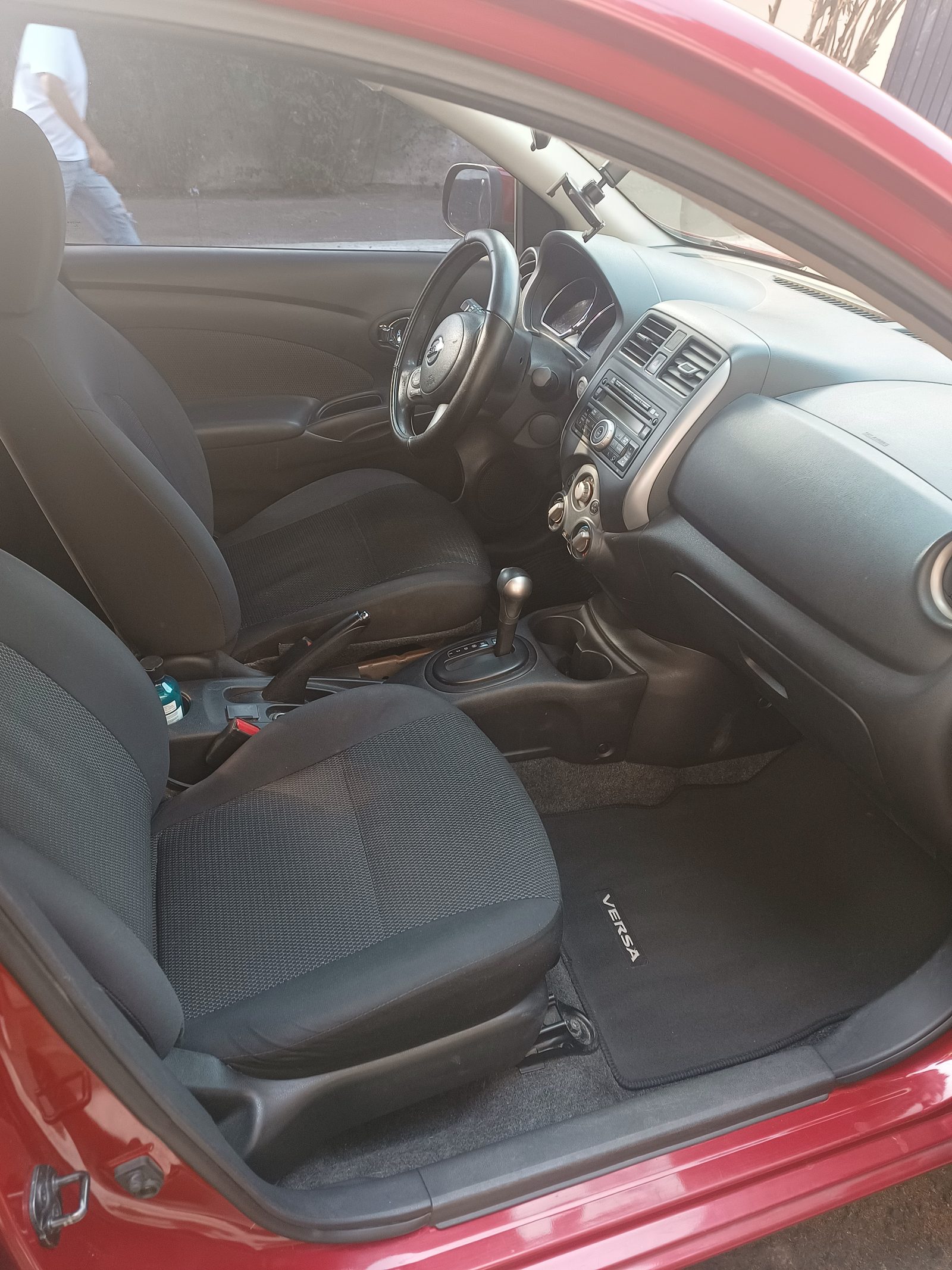 2013 nissan versa foto