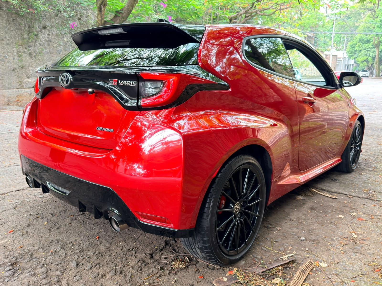 2022 TOYOTA YARIS foto