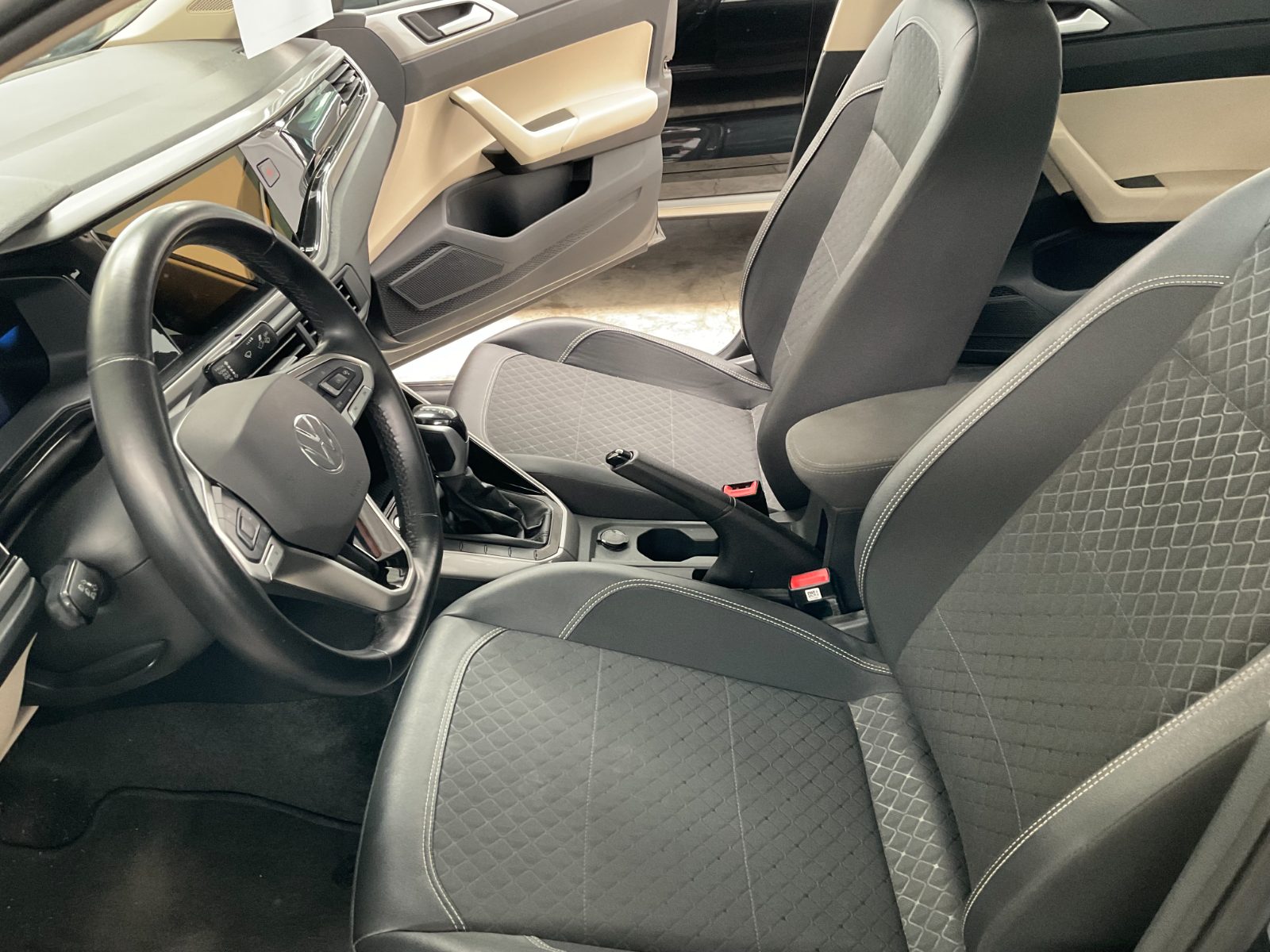 2025 Volkswagen VIRTUS COMFORTLINE TIPTRONIC foto