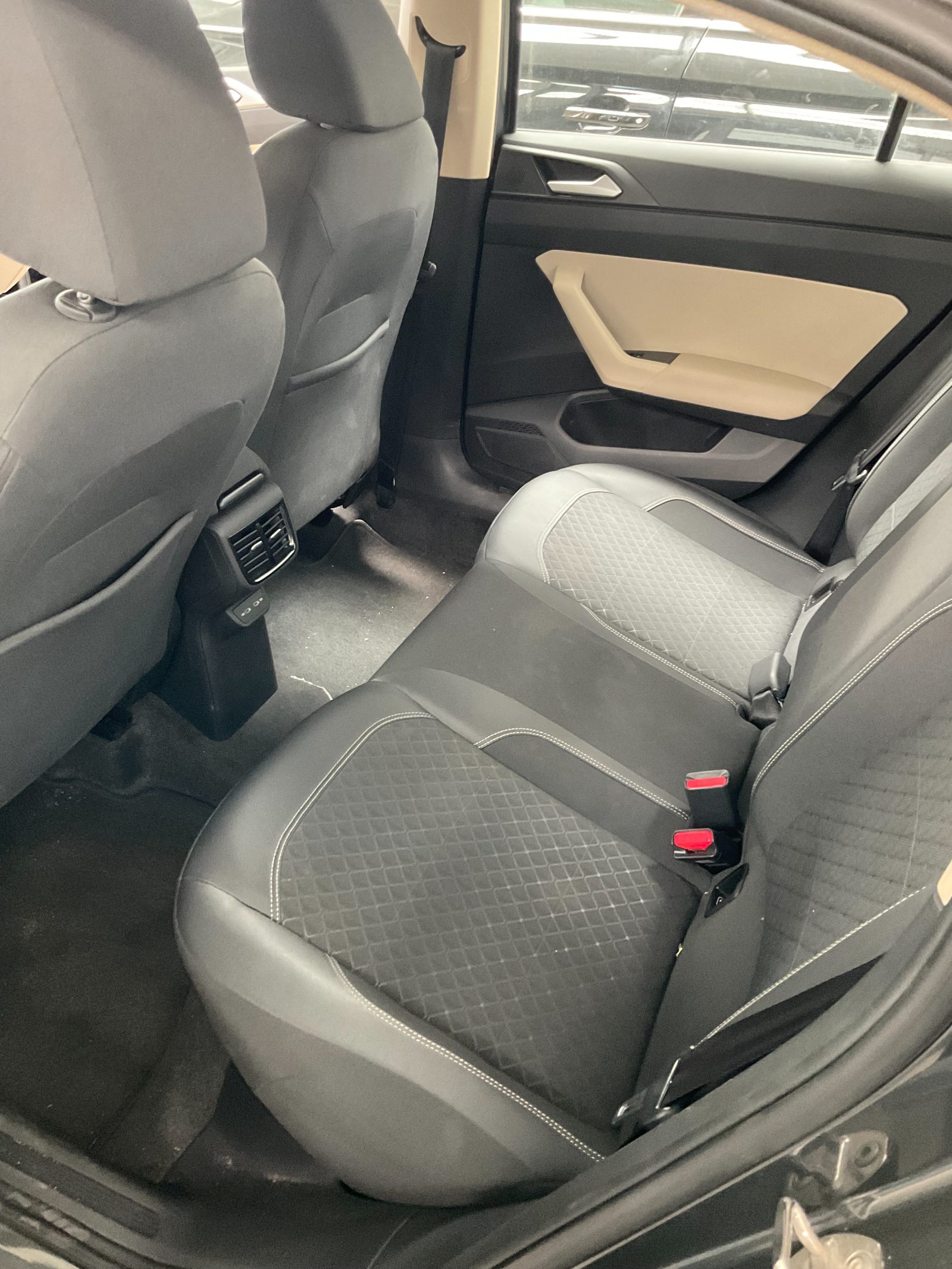 2025 Volkswagen VIRTUS COMFORTLINE TIPTRONIC foto