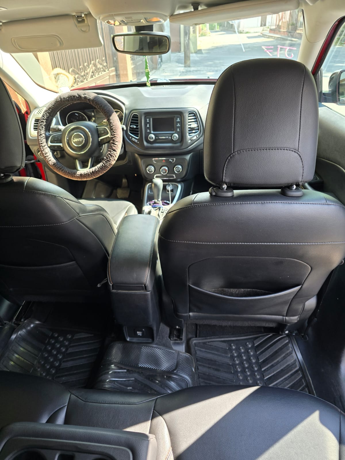 2018 Jeep Compass foto