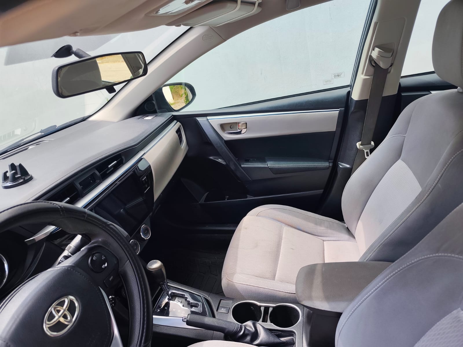 2014 toyota corolla foto