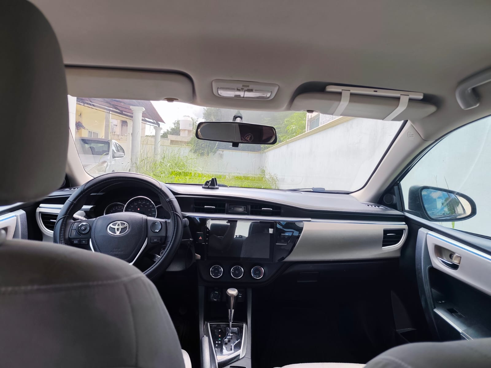 2014 toyota corolla foto
