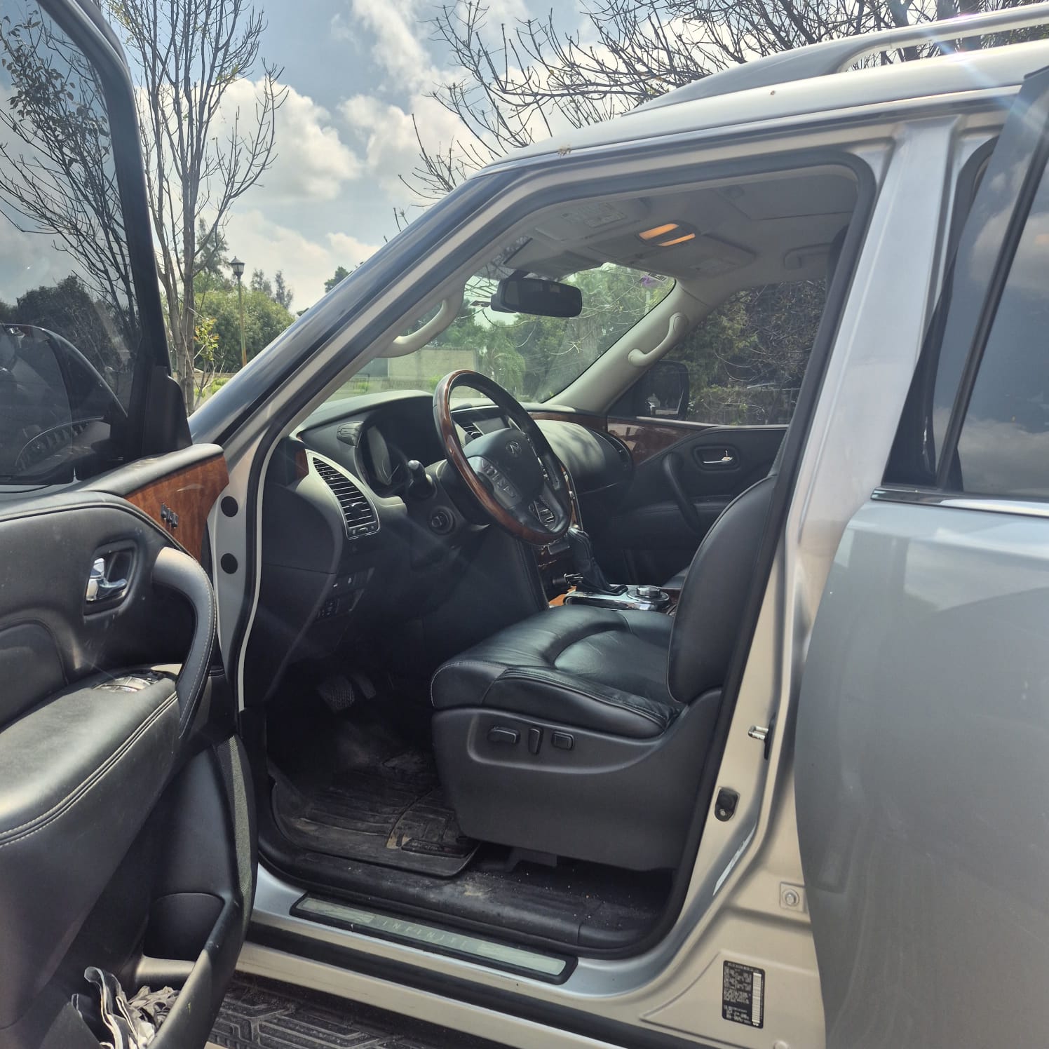 2018 INFINITY QX80 foto